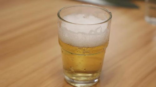 醫(yī)生提醒 三種易升高尿酸的飲品，不想痛風(fēng)臨門，平時(shí)最好少喝